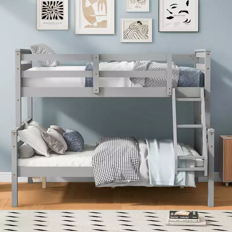 Letto a castello grigio/bianco con scaletta e sponda di protezione, 2 posti letto