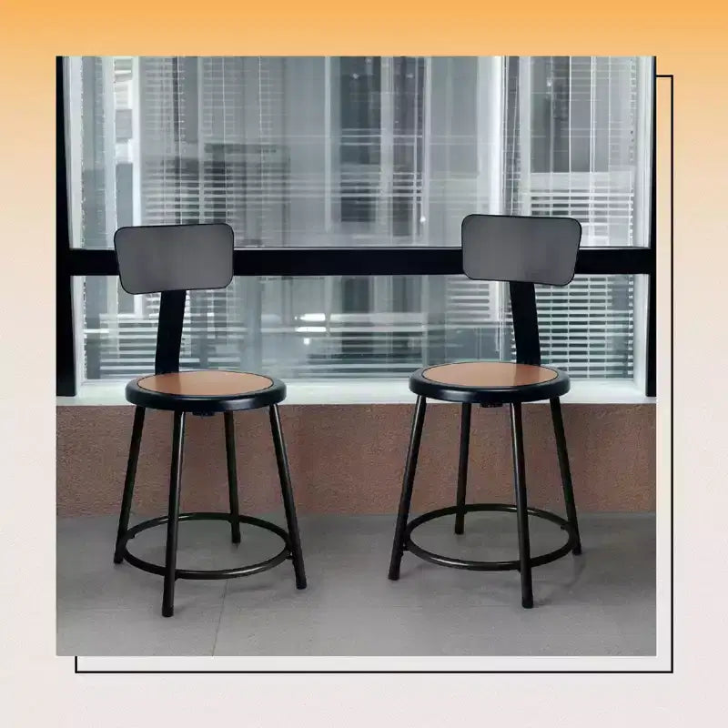 Sgabello rotondo in acciaio nero con schienale basso, altezza fissa 45,7 cm, 1 posto